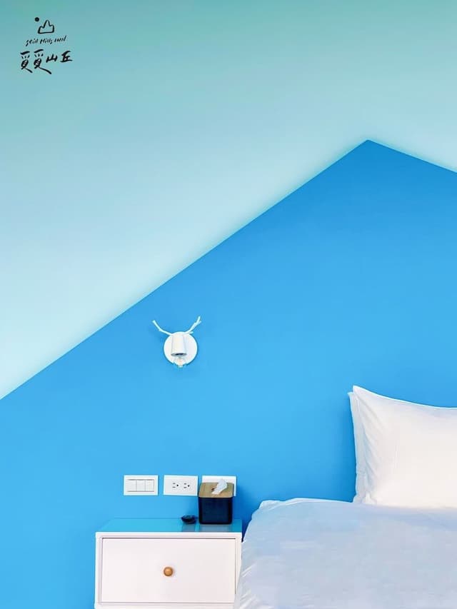 Design Double Room, 1 King Bed, Balcony, Mountain View