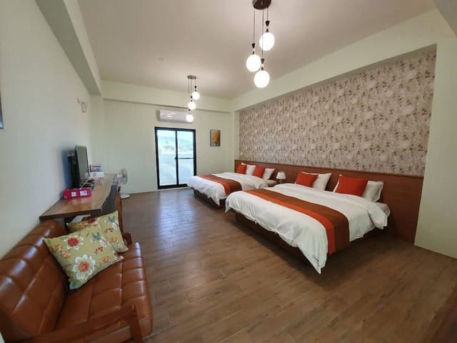 Quadruple Room, Balcony (B201)