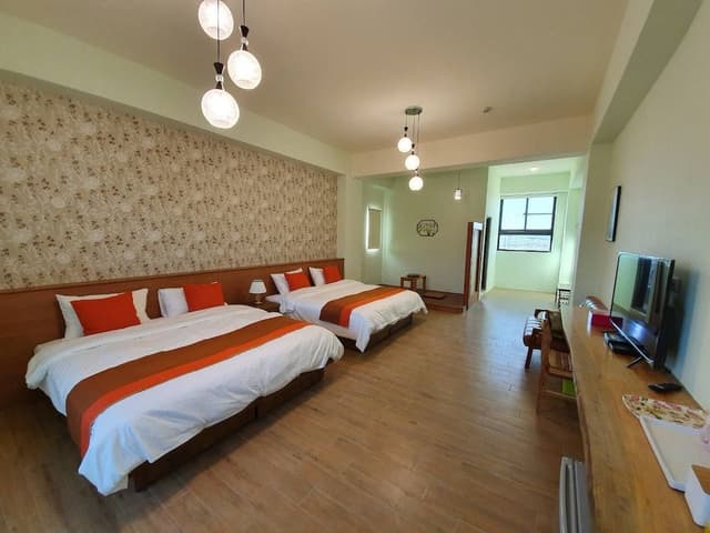 Quadruple Room, Balcony (B201)