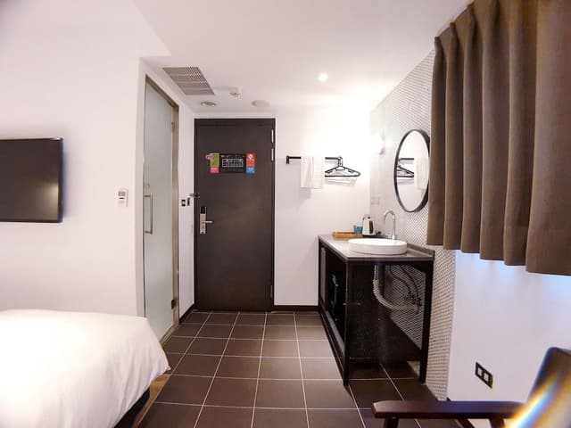 Business Twin Room