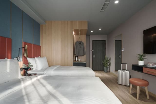 Elite Triple Room