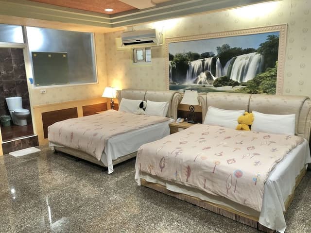 Family Quadruple Room (101)