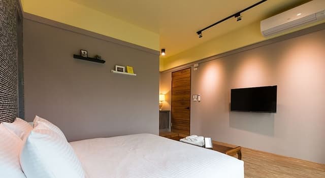 Economy Double Room, 1 Queen Bed, Balcony, Courtyard View