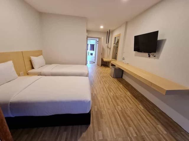 Standard Twin Room
