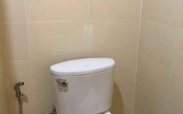 Suite without bathtub