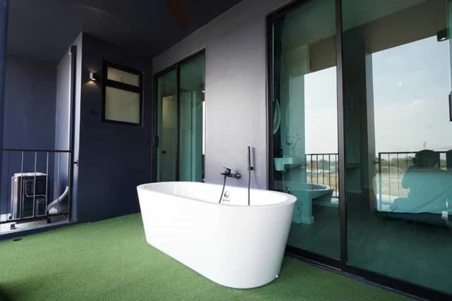Family Room With Bathtub