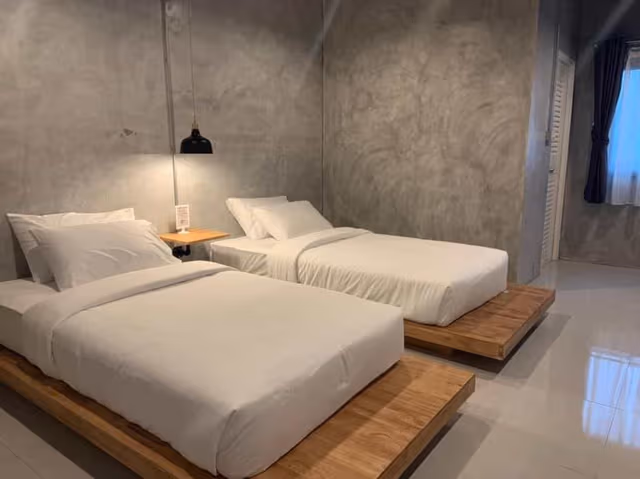 Standard Twin Room