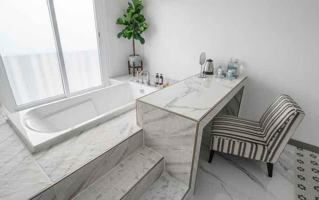 Honeymoon Suite