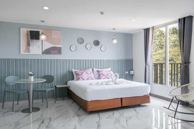 Honeymoon Suite