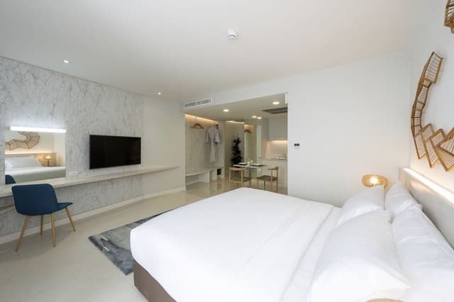 Corner Suite