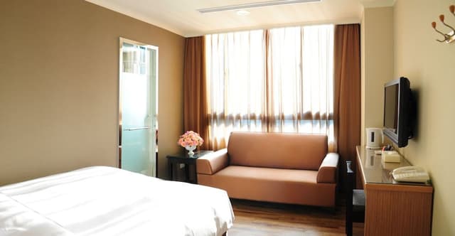 Luxury Double Room (No Window or Window Room)