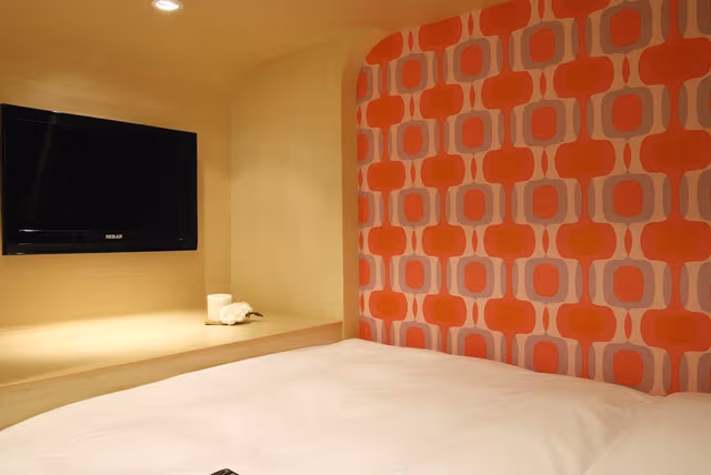 Double Room, No Windows