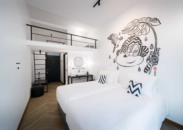 Chimpanzee Pod (Deluxe Twin Bed) - Special Limited Rate