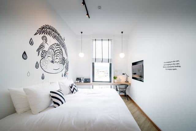 Chimpanzee pod (King bed)