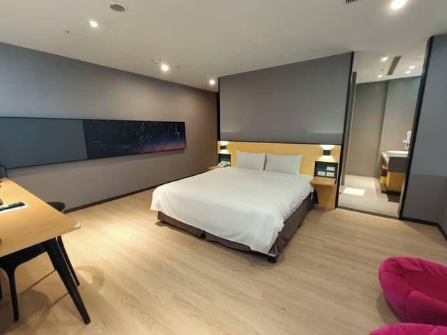 Superior Double Room, City View