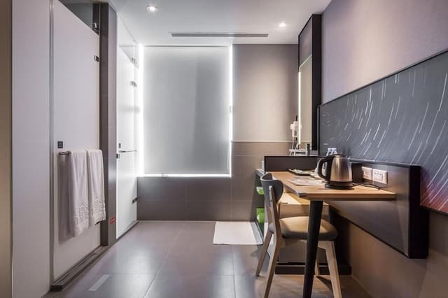 Business Twin Room (With Window)