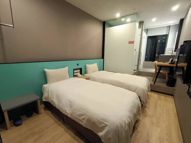 Business Twin Room (With Window)