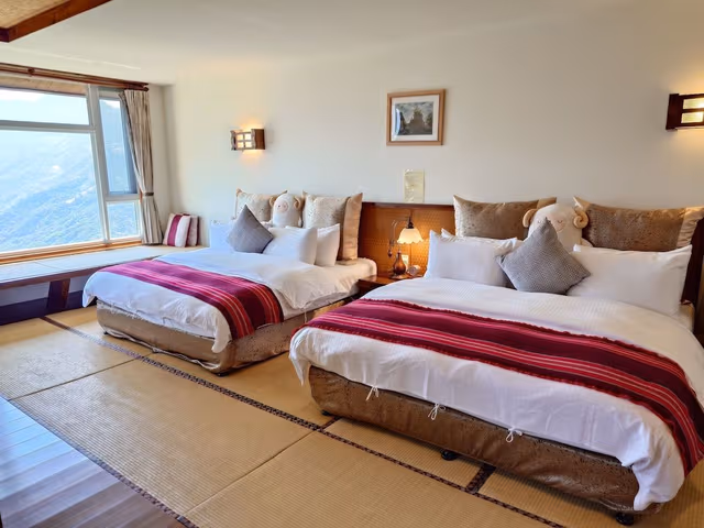Signature Quadruple Room, 2 Queen Beds, Balcony, Mountain View (Bamboo)