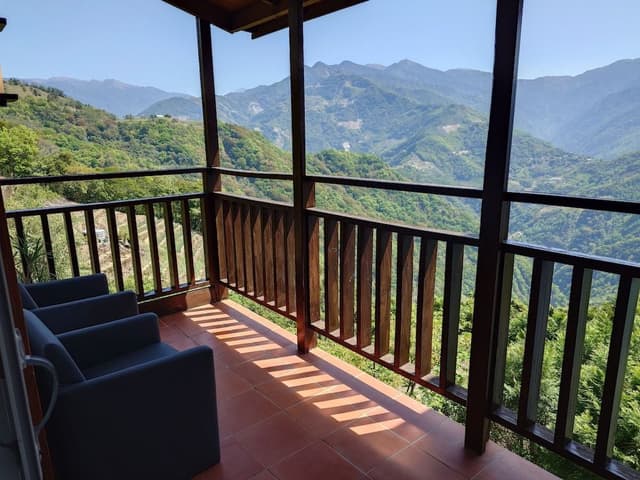 Signature Quadruple Room, 2 Queen Beds, Balcony, Mountain View (Bamboo)