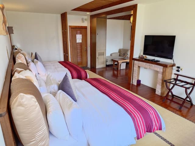 Signature Quadruple Room, 2 Queen Beds, Balcony, Mountain View (Bamboo)