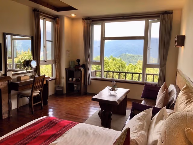 Deluxe Double Room, Mountain View (Fall)