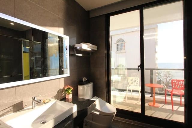 Double Room, 1 King Bed, Balcony, Sea View