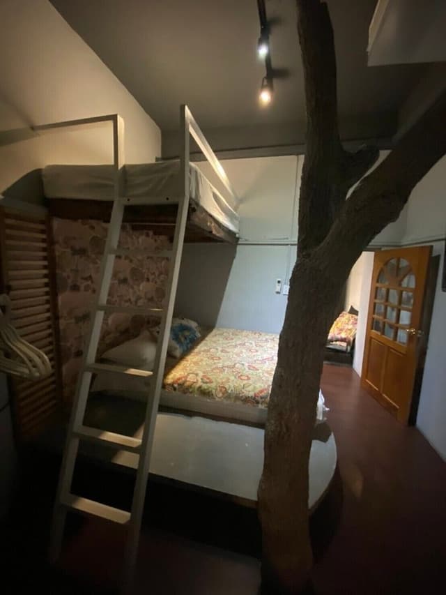 Family Room, Private Bathroom (101)