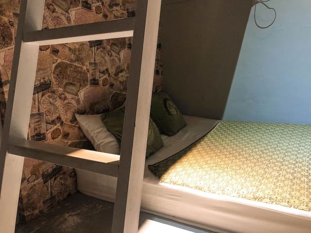 Family Room, Private Bathroom (101)