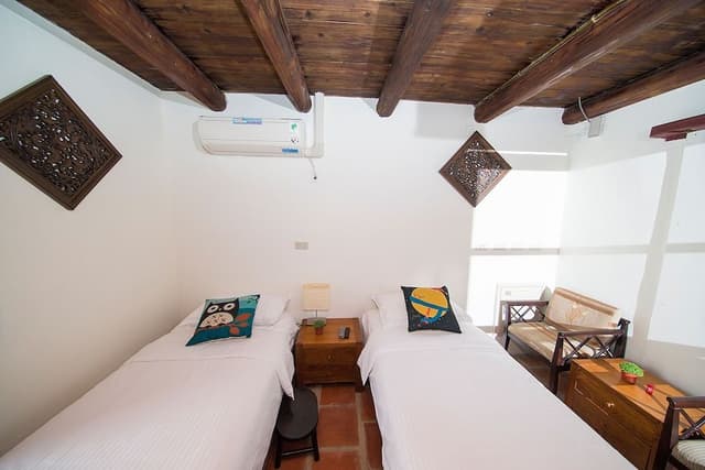 Standard Twin Room