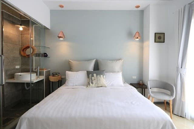 Deluxe Double Room (2)