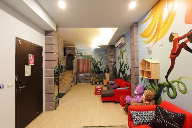 Deluxe Room (6-Person)