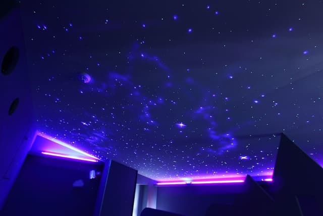 Deluxe Room (6-Person)
