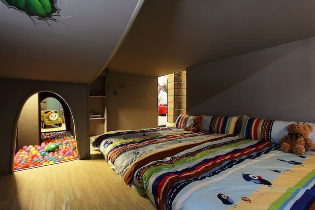 Deluxe Room (6-Person)