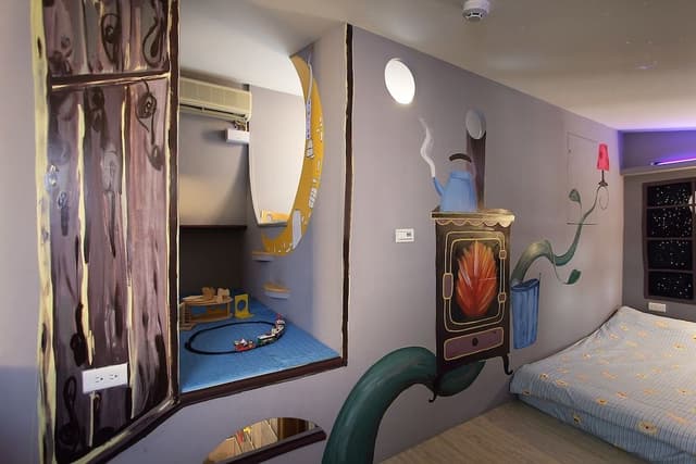 Deluxe Room (6-Person)
