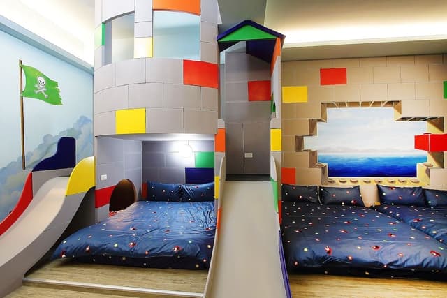 Family Room (6-Person)