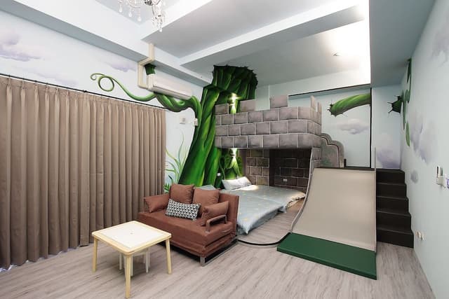 Family Room (6-Person)