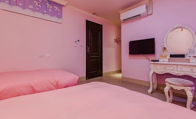 Standard Twin Room (Romantic)