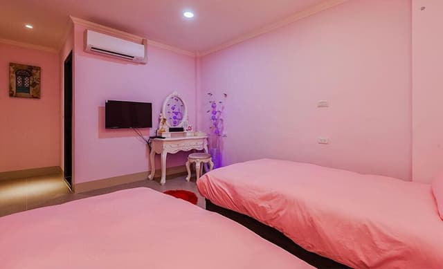 Standard Twin Room (Romantic)