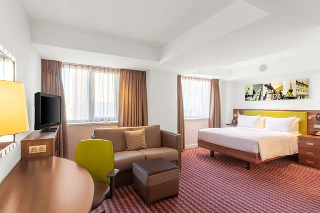 QUEEN ROOM WITH SOFA BED NON SMOKING