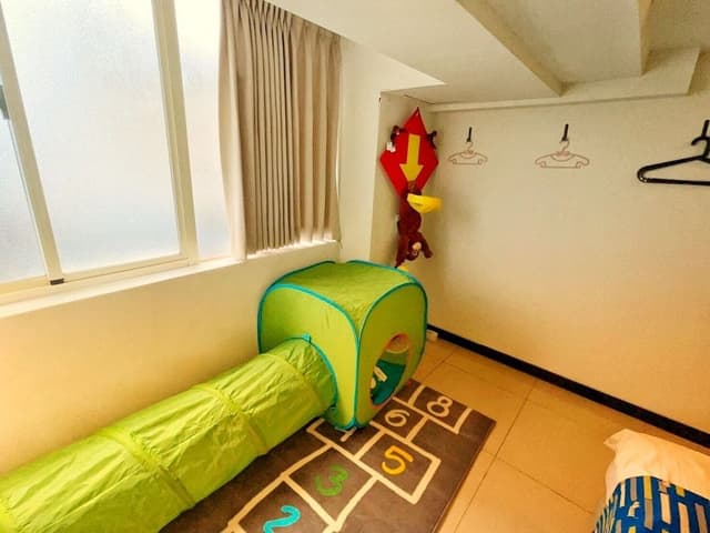 Standard Quadruple Room, City View