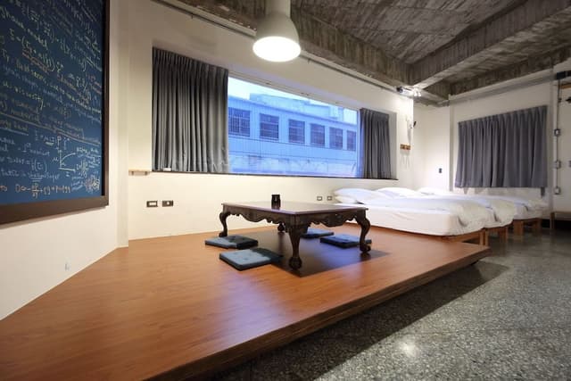 Gallery Room, Multiple Beds