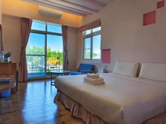 Double Room with Side Sea View and Balcony