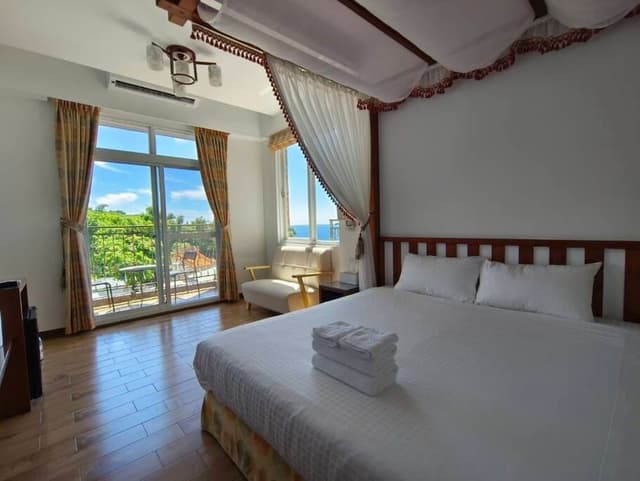 Double Room with Side Sea View and Balcony