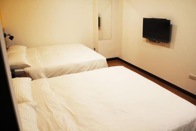 Standard Quadruple Room, No Windows