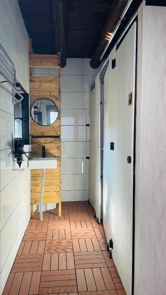 Shared Dormitory, Mixed Dorm, Shared Bathroom
