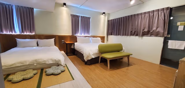 Standard Quadruple Room (Local Resident Only)