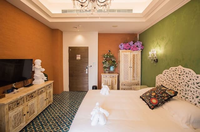 Deluxe Room, 1 Queen Bed, Non Smoking
