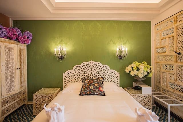 Deluxe Room, 1 Queen Bed, Non Smoking