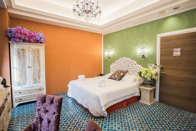 Deluxe Room, 1 Queen Bed, Non Smoking