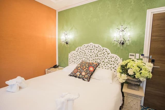Deluxe Room, 1 Queen Bed, Non Smoking